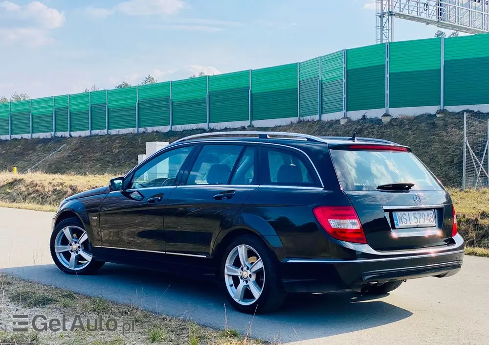 MERCEDES-BENZ Klasa C 180 CGI Automatik BlueEFFICIENCY Avantgarde