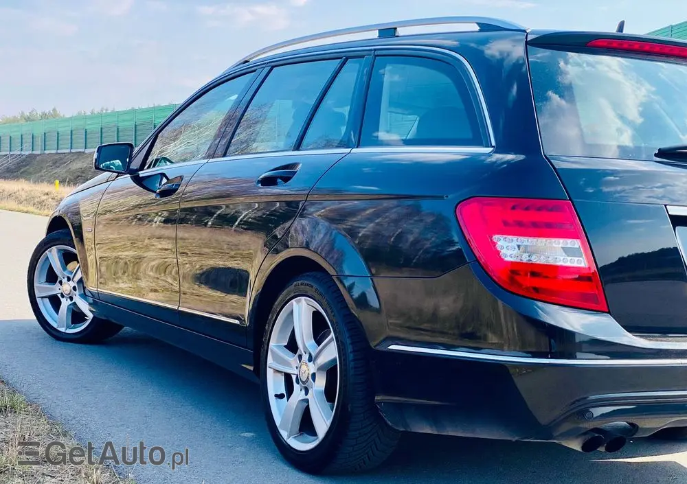 MERCEDES-BENZ Klasa C 180 CGI Automatik BlueEFFICIENCY Avantgarde