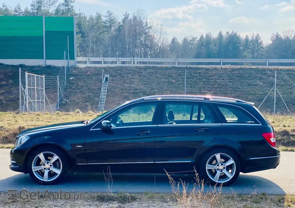 MERCEDES-BENZ Klasa C 180 CGI Automatik BlueEFFICIENCY Avantgarde
