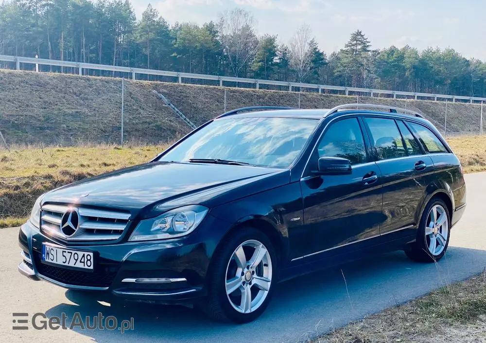 MERCEDES-BENZ Klasa C 180 CGI Automatik BlueEFFICIENCY Avantgarde