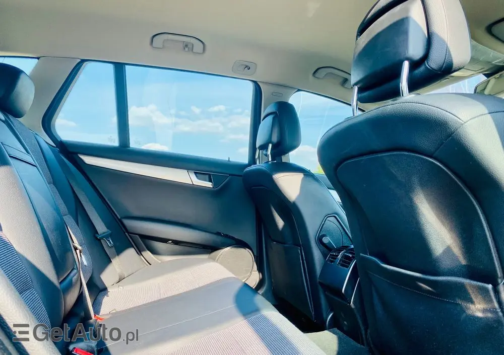 MERCEDES-BENZ Klasa C 180 CGI Automatik BlueEFFICIENCY Avantgarde
