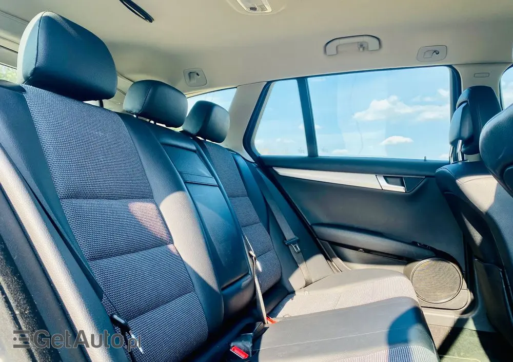 MERCEDES-BENZ Klasa C 180 CGI Automatik BlueEFFICIENCY Avantgarde