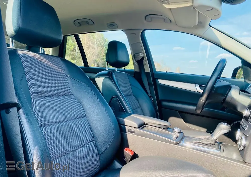 MERCEDES-BENZ Klasa C 180 CGI Automatik BlueEFFICIENCY Avantgarde