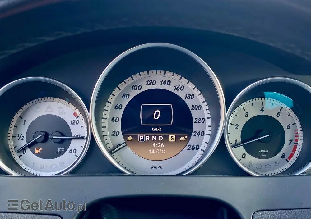 MERCEDES-BENZ Klasa C 180 CGI Automatik BlueEFFICIENCY Avantgarde