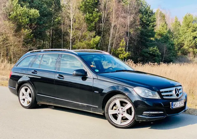 MERCEDES-BENZ Klasa C 180 CGI Automatik BlueEFFICIENCY Avantgarde