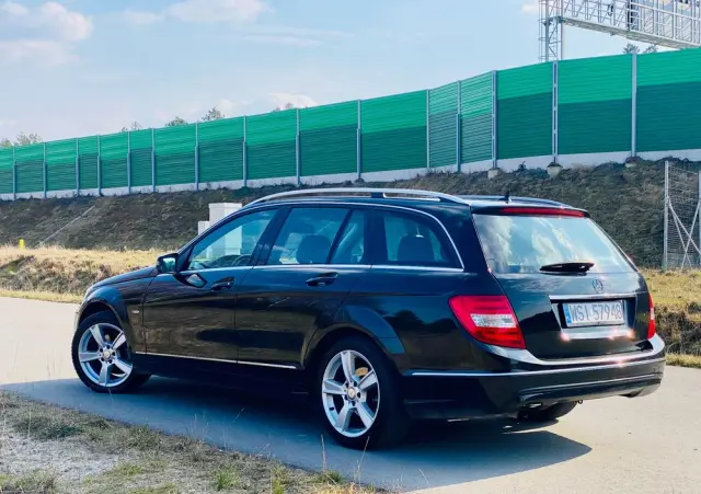 MERCEDES-BENZ Klasa C 180 CGI Automatik BlueEFFICIENCY Avantgarde
