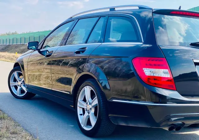 MERCEDES-BENZ Klasa C 180 CGI Automatik BlueEFFICIENCY Avantgarde