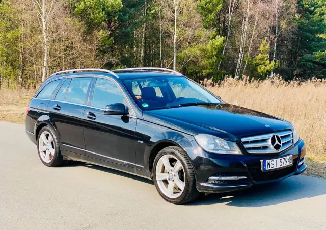 MERCEDES-BENZ Klasa C 180 CGI Automatik BlueEFFICIENCY Avantgarde