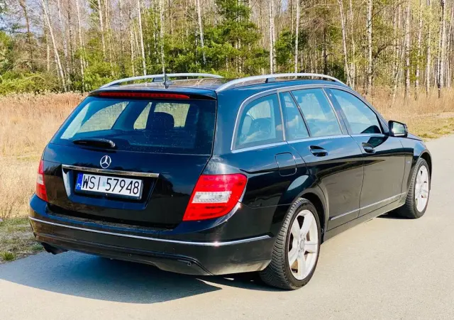 MERCEDES-BENZ Klasa C 180 CGI Automatik BlueEFFICIENCY Avantgarde