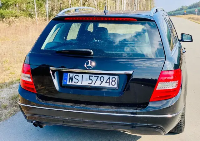 MERCEDES-BENZ Klasa C 180 CGI Automatik BlueEFFICIENCY Avantgarde