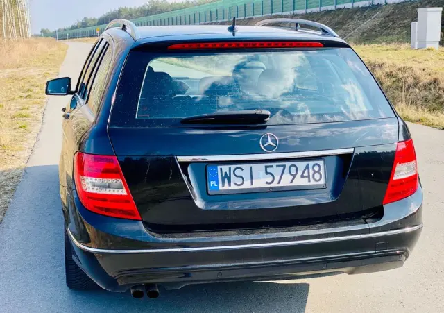MERCEDES-BENZ Klasa C 180 CGI Automatik BlueEFFICIENCY Avantgarde