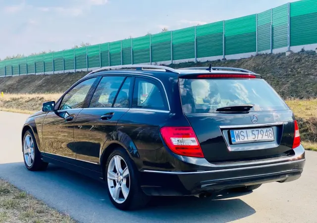 MERCEDES-BENZ Klasa C 180 CGI Automatik BlueEFFICIENCY Avantgarde