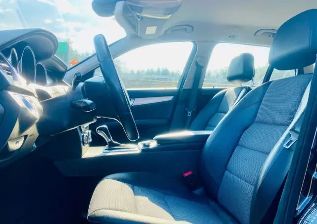 MERCEDES-BENZ Klasa C 180 CGI Automatik BlueEFFICIENCY Avantgarde
