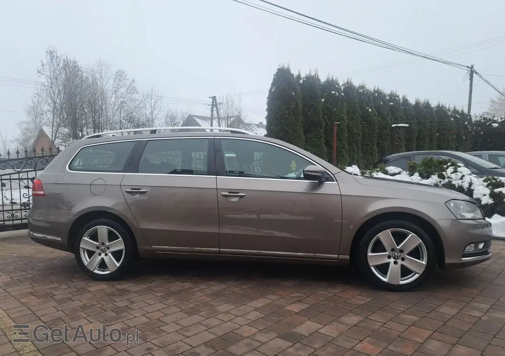 VOLKSWAGEN Passat Variant 2.0 TDI BlueMotion Technology DPF Trendline