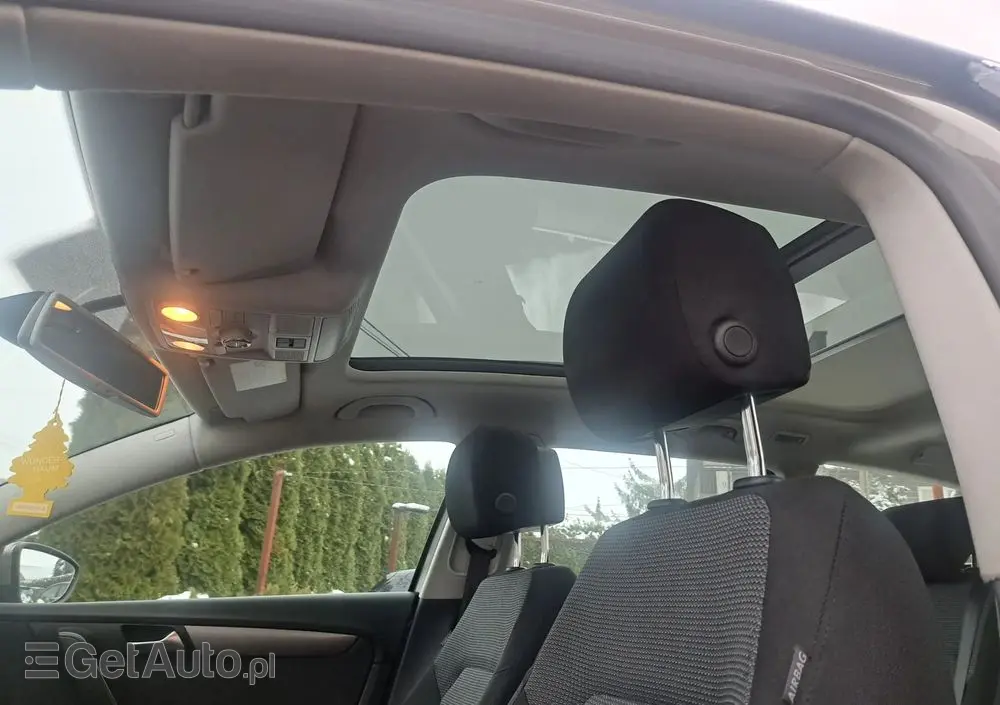 VOLKSWAGEN Passat Variant 2.0 TDI BlueMotion Technology DPF Trendline