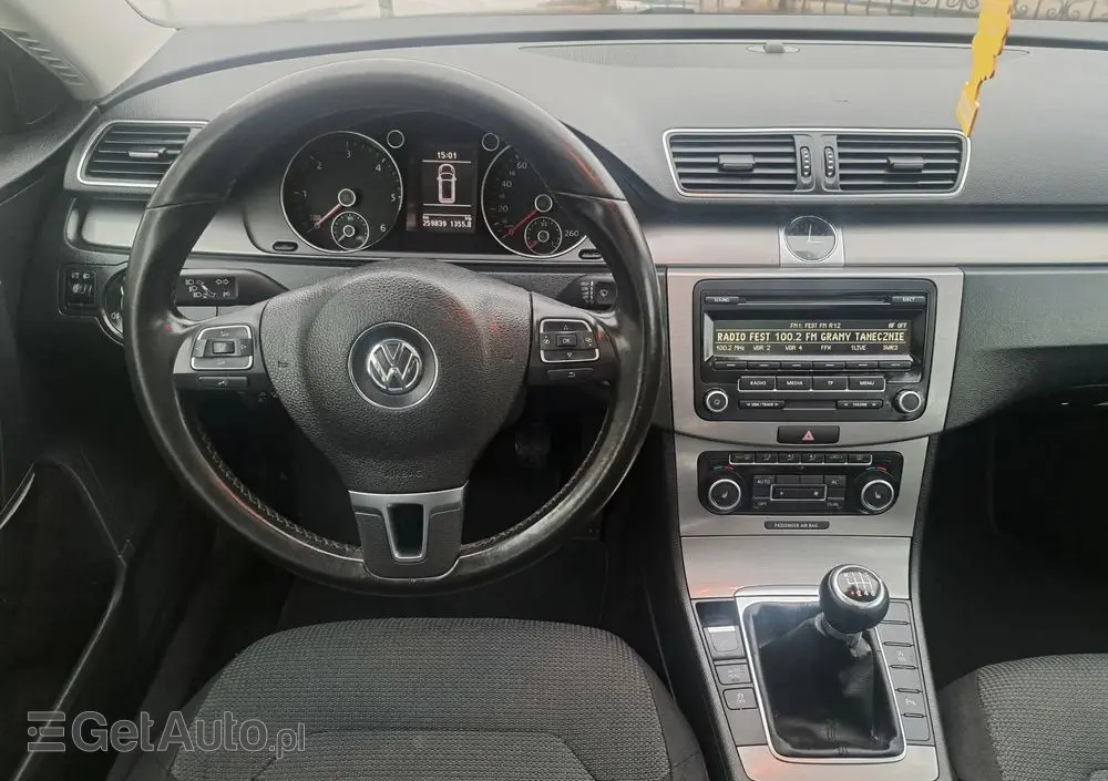 VOLKSWAGEN Passat Variant 2.0 TDI BlueMotion Technology DPF Trendline