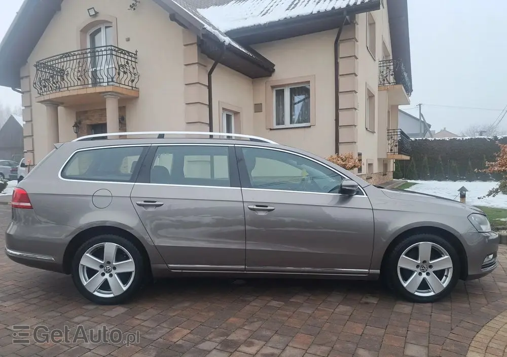 VOLKSWAGEN Passat Variant 2.0 TDI BlueMotion Technology DPF Trendline