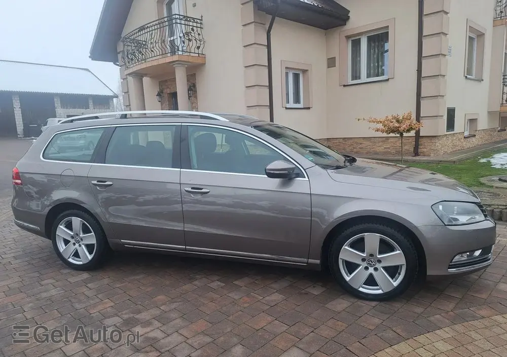 VOLKSWAGEN Passat Variant 2.0 TDI BlueMotion Technology DPF Trendline