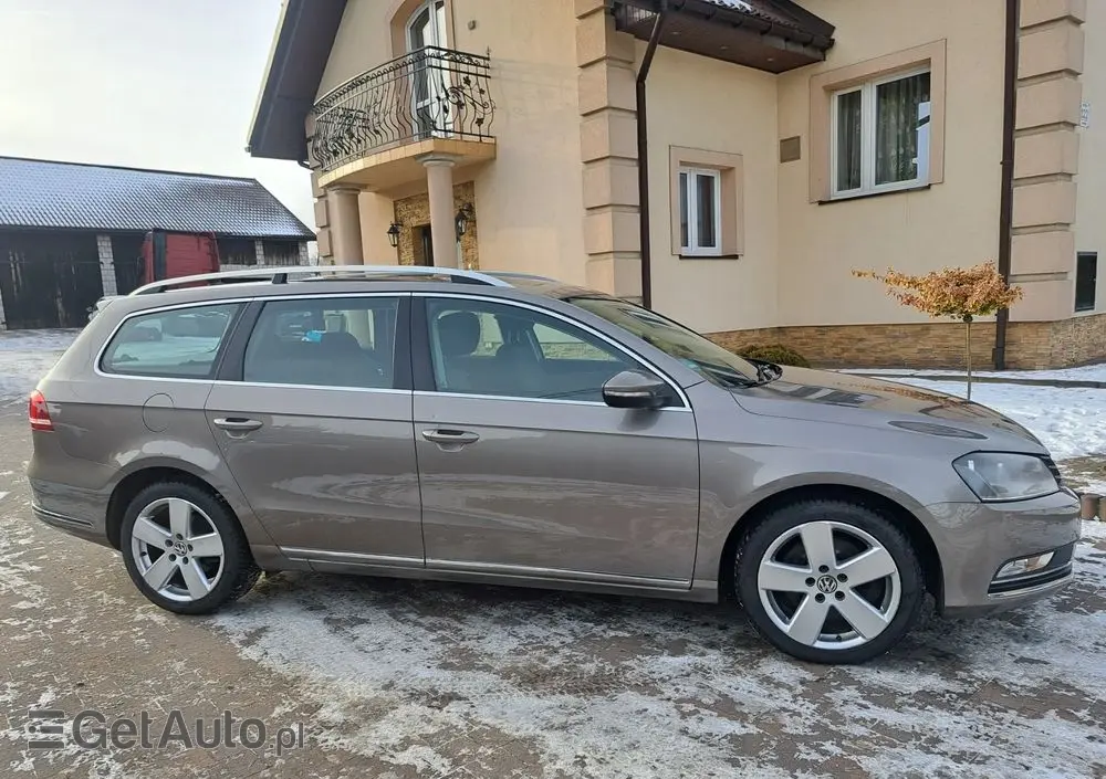 VOLKSWAGEN Passat Variant 2.0 TDI BlueMotion Technology DPF Trendline