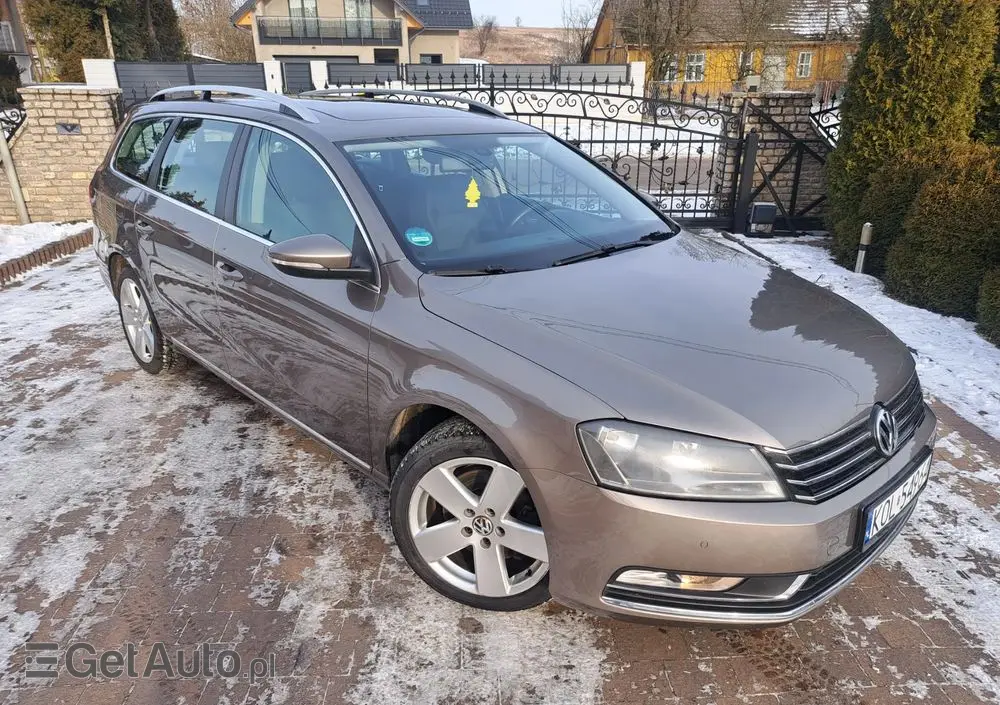 VOLKSWAGEN Passat Variant 2.0 TDI BlueMotion Technology DPF Trendline