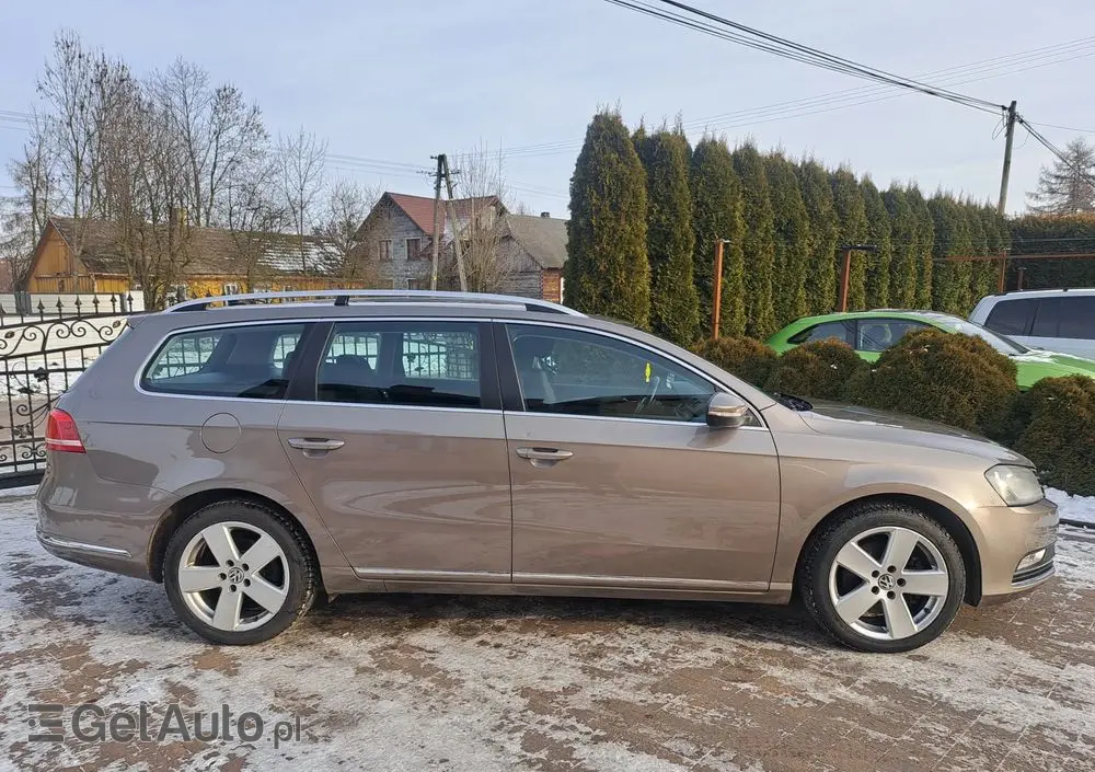 VOLKSWAGEN Passat Variant 2.0 TDI BlueMotion Technology DPF Trendline