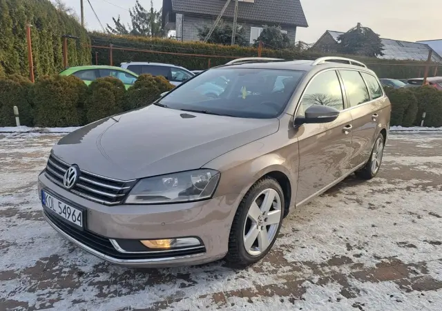 VOLKSWAGEN Passat Variant 2.0 TDI BlueMotion Technology DPF Trendline