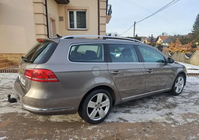 VOLKSWAGEN Passat Variant 2.0 TDI BlueMotion Technology DPF Trendline