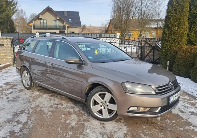 VOLKSWAGEN Passat Variant 2.0 TDI BlueMotion Technology DPF Trendline