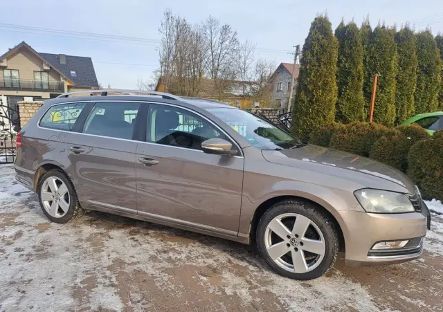 VOLKSWAGEN Passat Variant 2.0 TDI BlueMotion Technology DPF Trendline