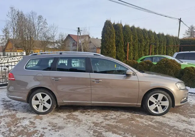 VOLKSWAGEN Passat Variant 2.0 TDI BlueMotion Technology DPF Trendline