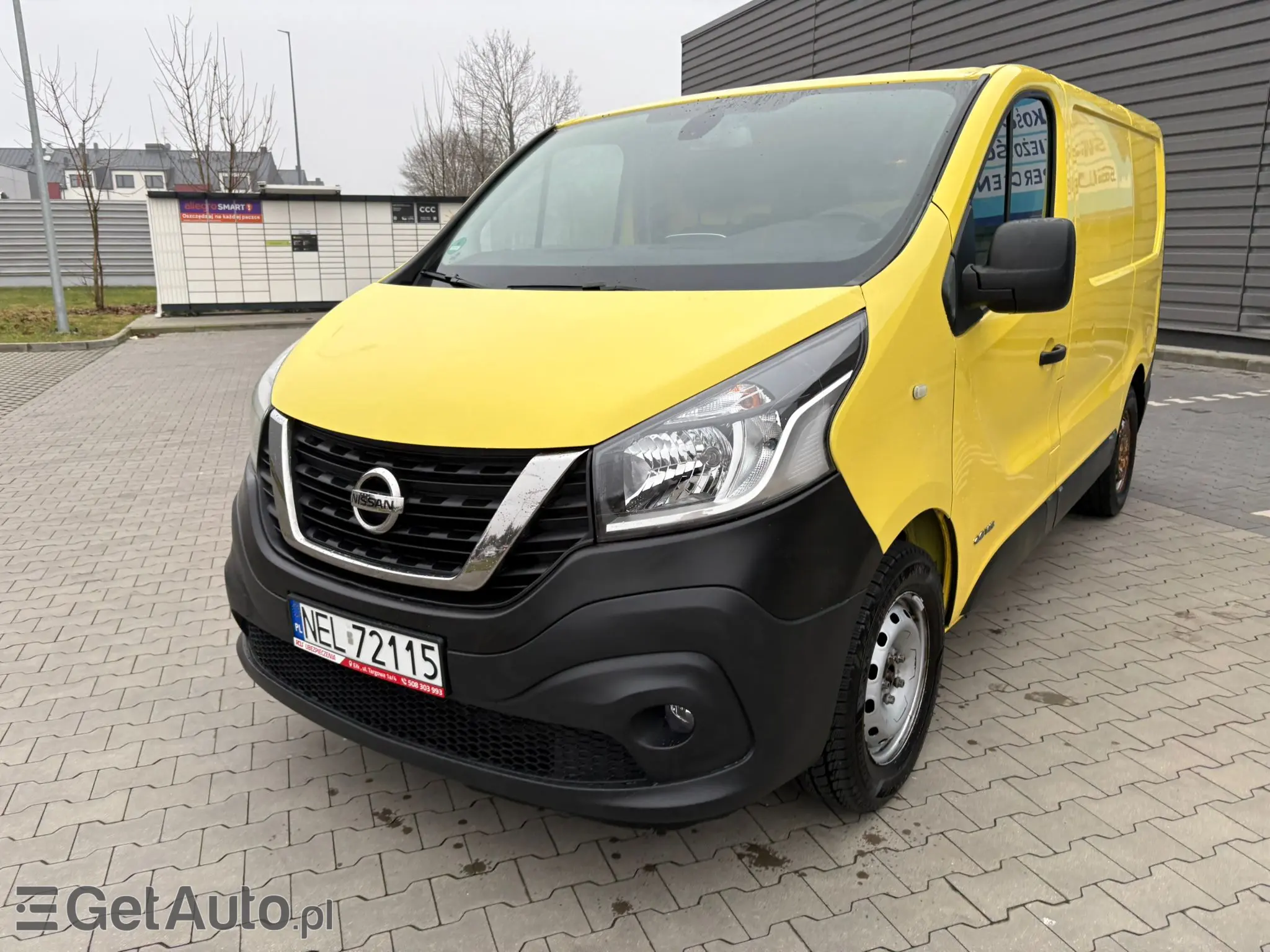 NISSAN NV300 