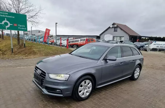 AUDI A4 