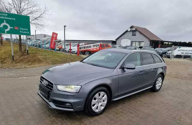 AUDI A4 