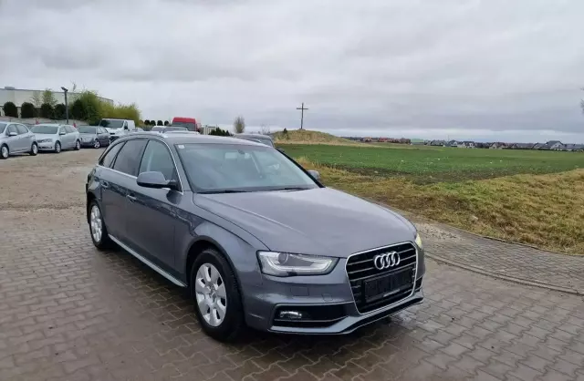AUDI A4 