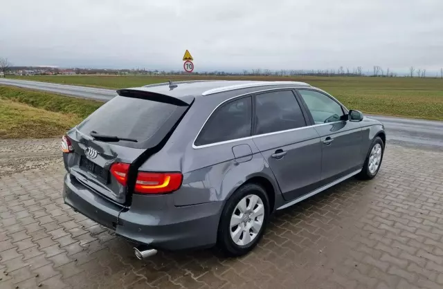 AUDI A4 