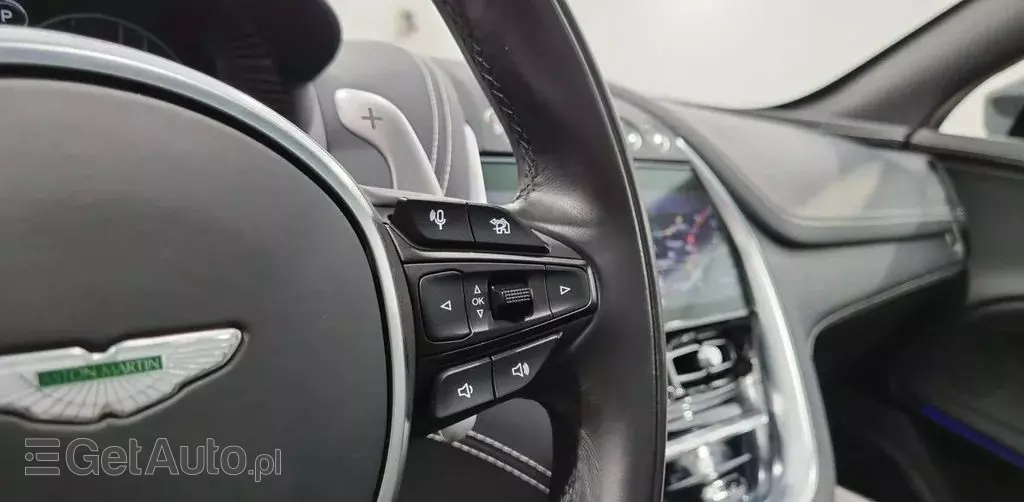 ASTON MARTIN Dbx 