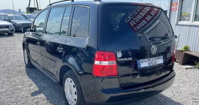 VOLKSWAGEN Touran 
