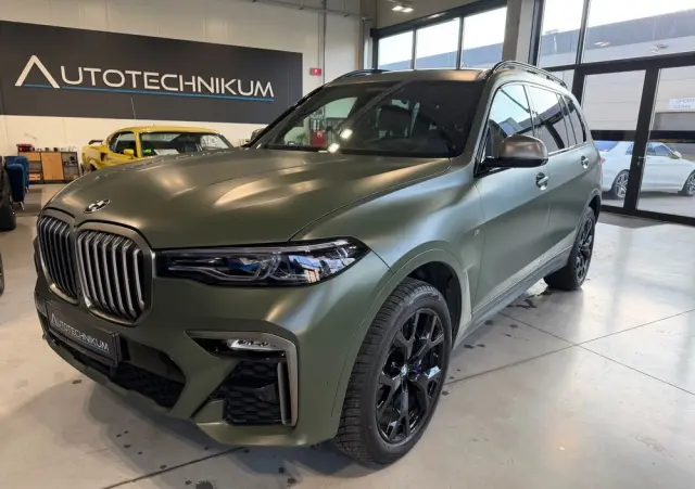 BMW X7 