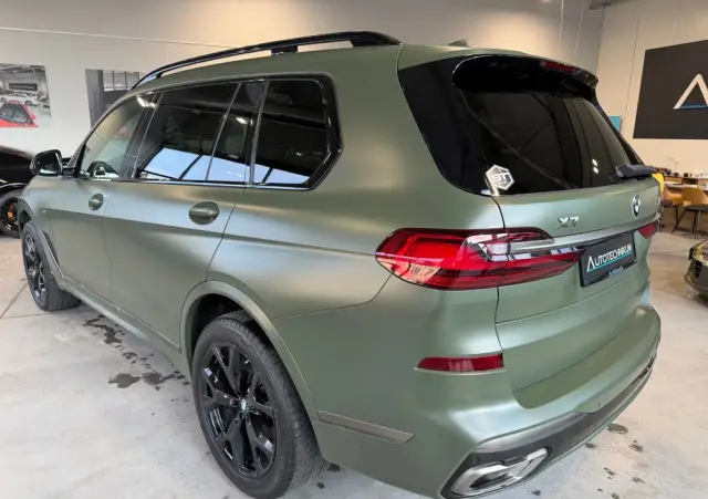 BMW X7 