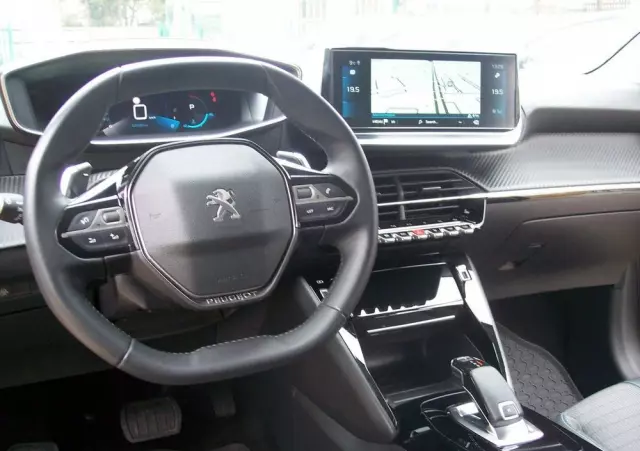 PEUGEOT 208 1.2 PureTech Allure Pack S&S EAT8