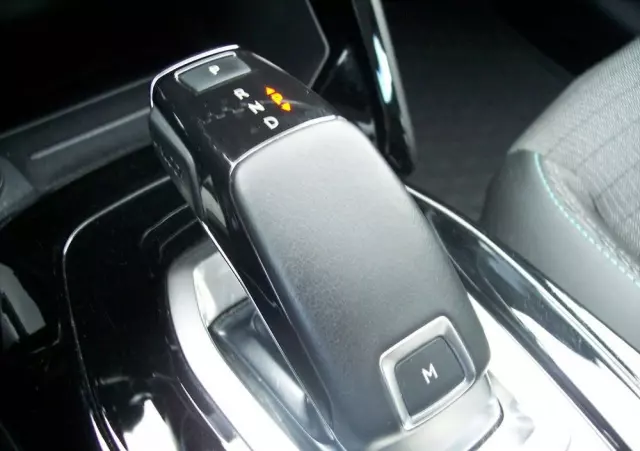 PEUGEOT 208 1.2 PureTech Allure Pack S&S EAT8