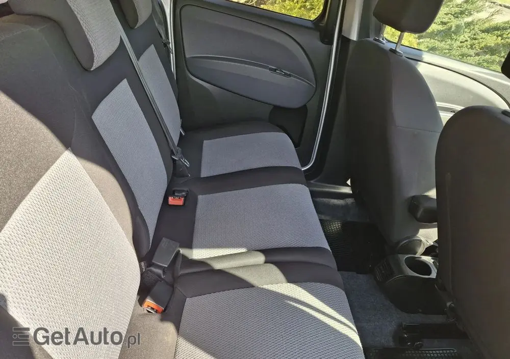 FIAT Doblo 1.6 16V Multijet Start&Stopp Dualogic Emotion Family