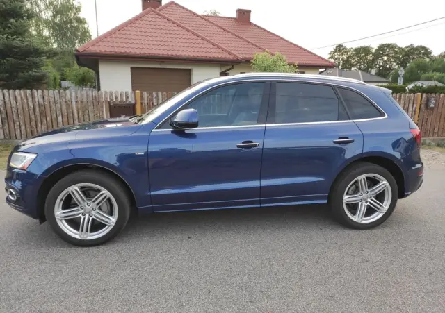 AUDI Q5 
