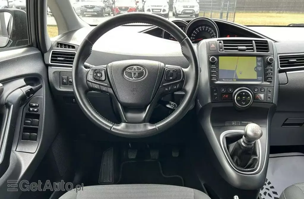 TOYOTA Verso 