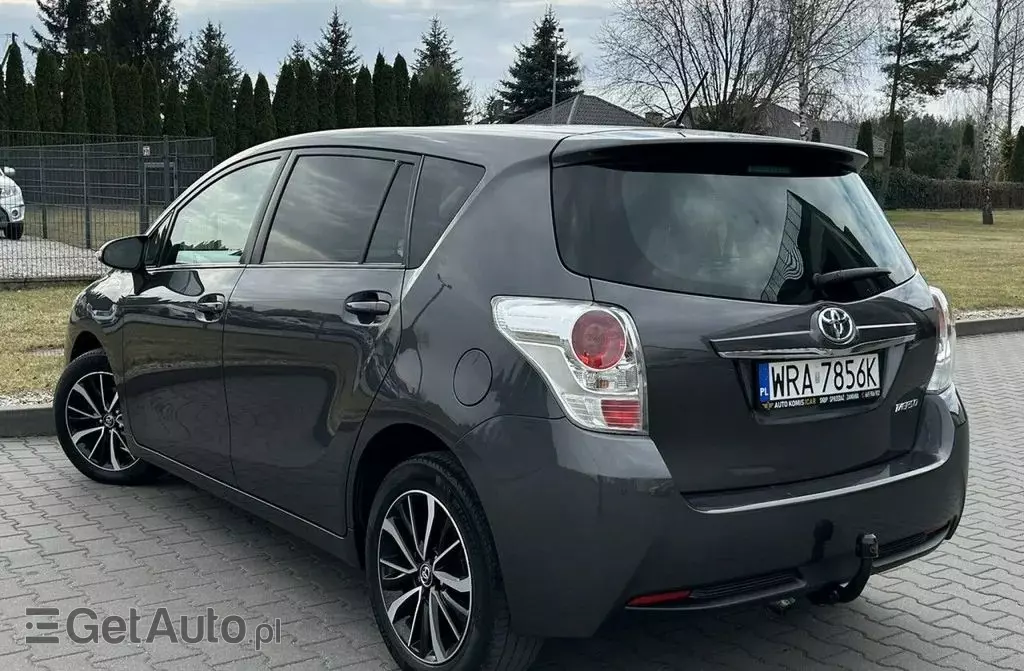 TOYOTA Verso 
