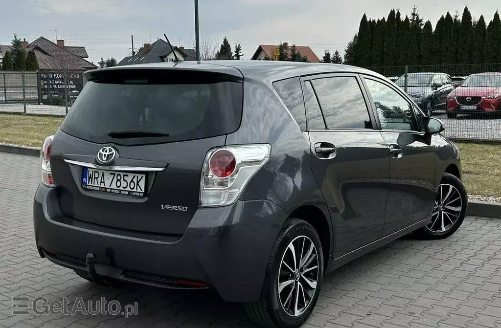 TOYOTA Verso 