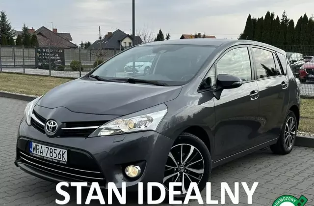 TOYOTA Verso 
