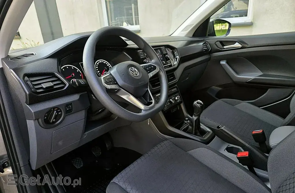 VOLKSWAGEN T-Cross 