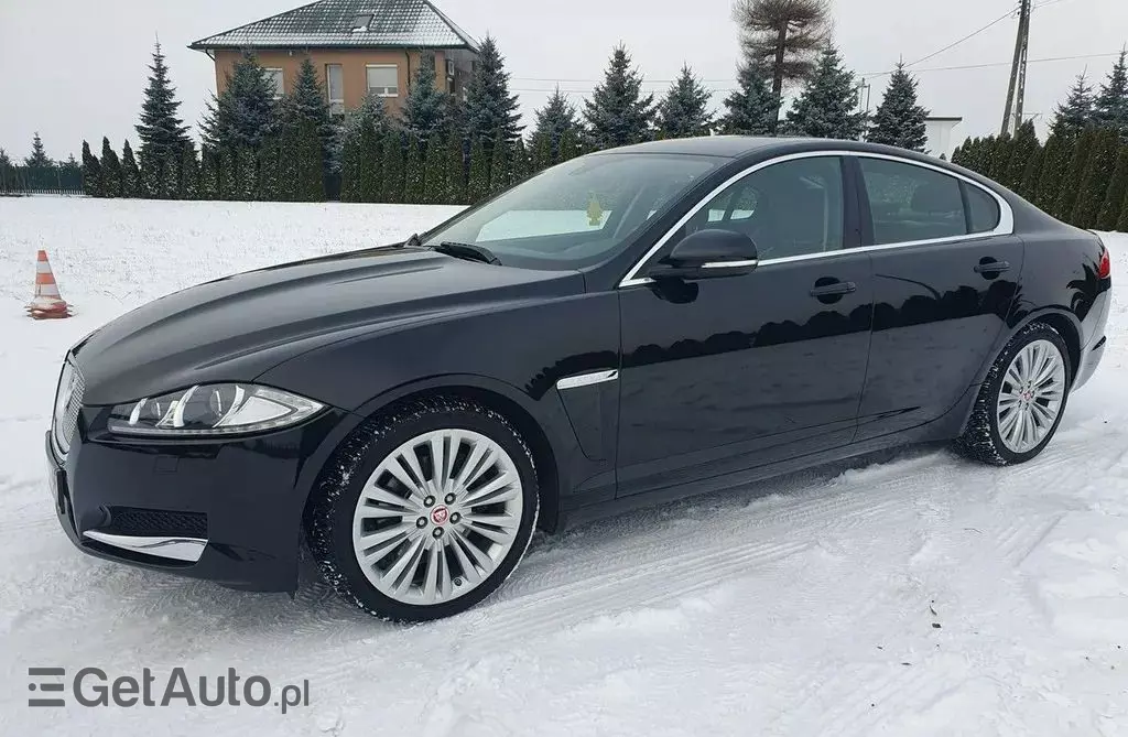 JAGUAR XF 