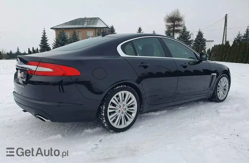 JAGUAR XF 
